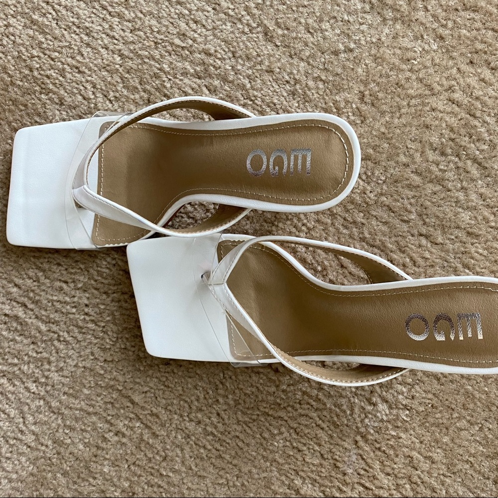 *Never Worn* White Thong Heeled Sandals